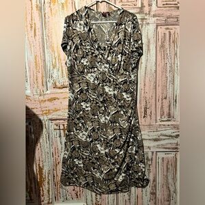 212 Collection Black and Cream Leaf Print Midi Dress